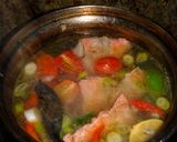 Foto langkah ke 6 dari resep Sop Kepala Ikan Salmon.
