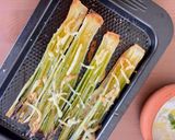 A picture of step 6 of Oven roasted leek.