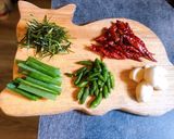 รูปขั้นตอนการทำที่ 1 ของ หมูสับผัดไข่แดงเค็ม
