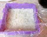 Hình bước làm 4 của món Xôi khoai lang nghệ cốt dừa