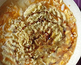 Foto langkah ke 4 dari resep Indomie Dok-Dok Kuah Pedas.