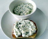Foto del paso 8 de la receta: Hamburguesa de salmón con salsa tzatziki
