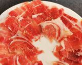 Foto del paso 1 de la receta: Rovellons  salteados con  Jamón  ibérico