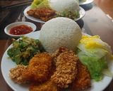 Hình bước làm 1 của món Cơm tấm ức gà chiên xù
