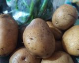A picture of step 1 of Fry Aloo.