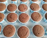 Foto langkah ke 4 dari resep Chocolate Cupcake.