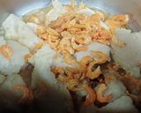 Hình bước làm 2 của món Giò sống rim tôm khô