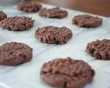 Foto langkah ke 5 dari resep Chocochip Biscuit.