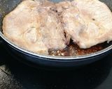 Foto del paso 5 de la receta: Chuletas de aguja de cerdo con glaseado sticky