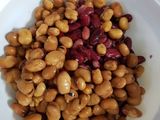 سلطة الفول المدمس والفاصولياء الحمراء