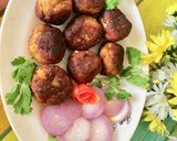 A picture of step 4 of Chicken Meat Balls.