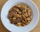 Foto del paso 18 de la receta: Cazuela de butifarra y calamarcitos con conchas
