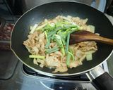 A picture of step 6 of Stir-Fried Meinong Rice Noodles (Easy Recipe).