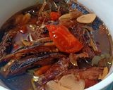 Foto langkah ke 4 dari resep Pindang Tongkol Kecap (pedas manis).
