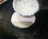 A picture of step 3 of Rava Uttapam.