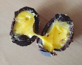 A picture of step 14 of Vickys Easter Creme Egg Cheesecake GF DF EF SF NF Vegan.