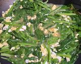 Foto langkah ke 5 dari resep Tumis Pocai Telur 3 Rasa.