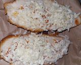Foto del paso 4 de la receta: Pan bolillo duro, convertido en pizzas individuales