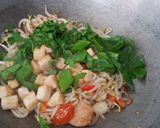 Foto langkah ke 3 dari resep Tumis Toge Tahu.