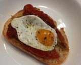 Foto del paso 5 de la receta Tostada de escalivada y huevo de codorniz 🍳