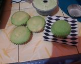 Foto langkah ke 11 dari resep Bolu Pandan Kukus Praktis.