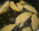A picture of step 4 of Breadfruit fritters with hot & sweet sauce.