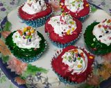A picture of step 5 of Tutti frutti Vanilla Christmas 🌲🌲🌲🌲 cup 🍰 cake.