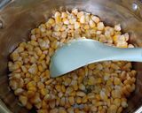 Foto langkah ke 2 dari resep Crab & Corn Soup.