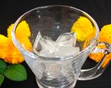A picture of step 3 of Marigold Flower Tea.