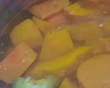 Foto del paso 1 de la receta: Sopa cremosa de zapallos varios