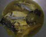 Foto langkah ke 4 dari resep Pindang Kuning Ikan Gembung.