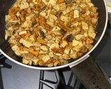 Foto del passaggio 1 della ricetta Tagliatelle ai funghi porcini e finferli