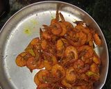 A picture of step 1 of Zhinga Aalo Narkol Ras.