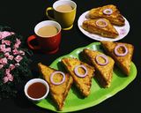 A picture of step 8 of Stuffed Bread Pakoda.
