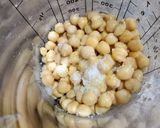Foto del paso 3 de la receta Hummus de garbanzos, pasas y pimiento rojo