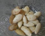 Foto del paso 2 de la receta: Sorrentinos de calabaza, almendras y muzzarella. Salsa de crema, vino blanco y camarones