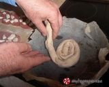 Φωτογραφία βήματος 13 της συνταγής Πσσστ! Τι λέτε για μια pizza που …“την κάνει γυριστή”;