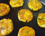A picture of step 2 of Aloo tikki with tomato sauce.
