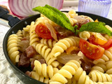 Fusilli con Cipolla di Breme e Tartare di Tonno ai pomodorini