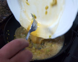 Foto del paso 3 de la receta: Tortilla de ajetes tiernos de la brigada espartana