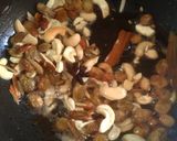 A picture of step 5 of Mitha Pulao.