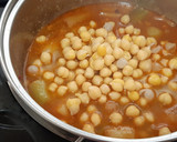 Foto del paso 5 de la receta: Potaje de garbanzos y puerros, con taquitos de jamón