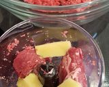 Foto del paso 1 de la receta: Albondigas especiadas en salsa de tomate con espárragos