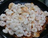 A picture of step 3 of Red Sauce Spaghetti with Prawns.
