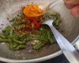 A picture of step 4 of Garlic Cluster beans.