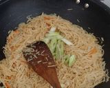 Foto langkah ke 4 dari resep Bihun Goreng Singapore.