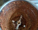 A picture of step 2 of Dry coconut and lasun chutney.