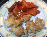 Foto del paso 10 de la receta: Contramuslo de pollo rebozado con pimientos fritos