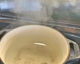A picture of step 2 of Hollandaise.