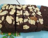 Foto langkah ke 6 dari resep Brownies almond chocochips.